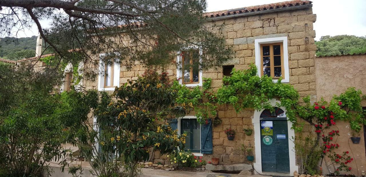 Hotel L'Orca di San Gavinu Figari  Esterno foto